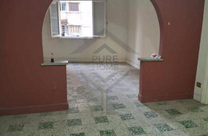 Apartment - 3 Bedrooms - 1 Bathroom for sale in Al Fath St. - Fleming - Hay Sharq - Alexandria