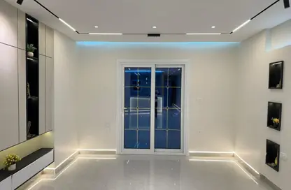 شقة - 3 غرف نوم - 2 حمامات للبيع في البوابة الرابعة - مينا - حدائق الاهرام - الجيزة