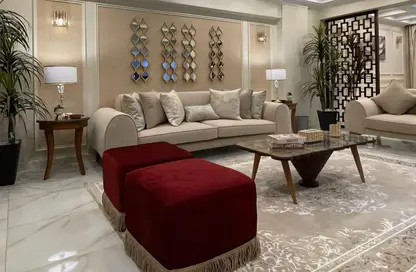 شقة - 2 غرف نوم - 2 حمامات للبيع في شارع المساحه - الدقي - الجيزة