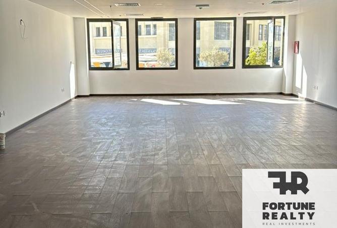 57233102 - Property Main Image