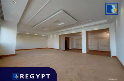 Apartment - 3 Bedrooms - 2 Bathrooms for rent in Al Kamel Mohamed St. - Zamalek - Cairo