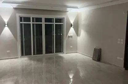 Apartment - 2 Bedrooms - 2 Bathrooms for rent in Garden Residence - Hyde Park - New Cairo City - Cairo