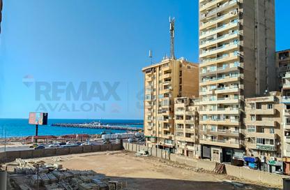 شقة - 4 غرف نوم - 3 حمامات للبيع في طريق الجيش - لوران - حي شرق - الاسكندرية