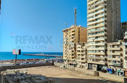 شقة - 4 غرف نوم - 3 حمامات للبيع في طريق الجيش - لوران - حي شرق - الاسكندرية
