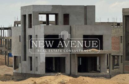 Villa - 5 Bedrooms - 7 Bathrooms for sale in Stei8ht - The 1st Settlement - New Cairo City - Cairo