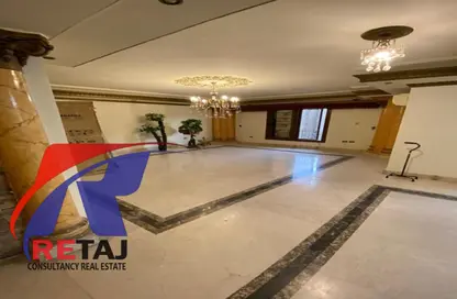 Apartment - 4 Bedrooms - 2 Bathrooms for sale in Al Tayaran St. - Rabaa Al Adaweyah - Nasr City - Cairo