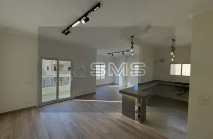 Apartment - 3 Bedrooms - 2 Bathrooms for rent in Point 90 Mall - South Investors Area - New Cairo City - Cairo