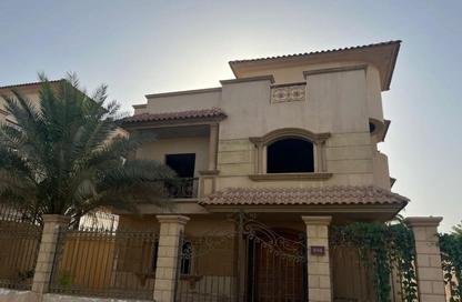 Villa - 4 Bedrooms - 3 Bathrooms for sale in Royal City - Sheikh Zayed Compounds - Sheikh Zayed City - Giza