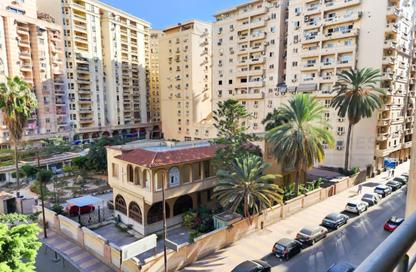 شقة - 3 غرف نوم - 2 حمامات للبيع في سموحة - حي شرق - الاسكندرية