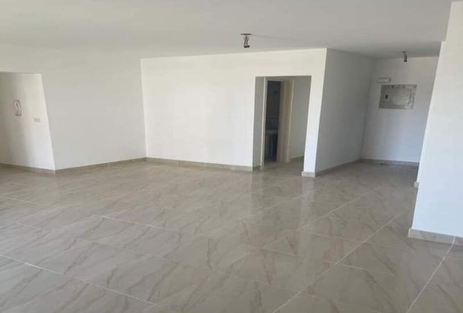 98838589 - Property Image 3