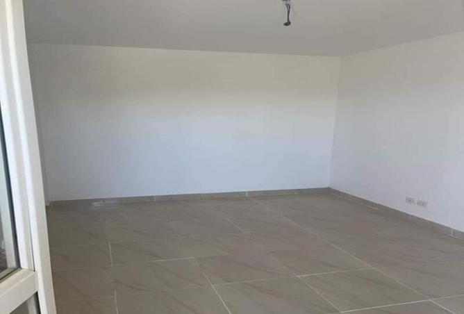 98838589 - Property Image 2