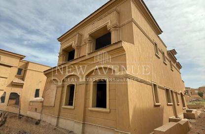 Villa - 7 - 7 for sale in Royal Meadows - Sheikh Zayed Compounds - Sheikh Zayed City - Giza