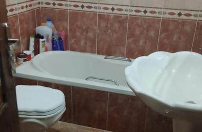 Apartment - 3 Bedrooms - 2 Bathrooms for sale in Moez Al Dawla St. - 6th Zone - Nasr City - Cairo