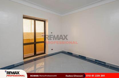 Apartment - 2 Bedrooms - 2 Bathrooms for sale in Aziz Kaheel St. - Tharwat - Hay Sharq - Alexandria