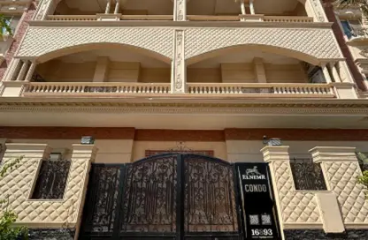Apartment - 5 Bedrooms - 3 Bathrooms for sale in Area C - Ganoob El Acadimia - New Cairo City - Cairo