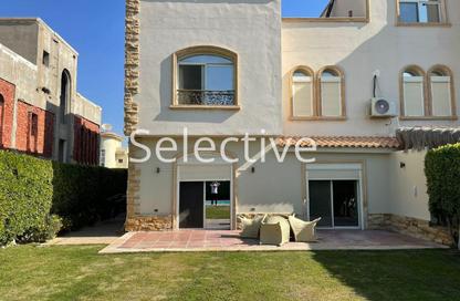 Twin House - 5 Bedrooms - 3 Bathrooms for sale in Al Shorouk 2000 - El Shorouk Compounds - Shorouk City - Cairo