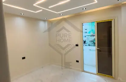 شقة - 2 غرف نوم - 1 حمام للبيع في كامب شيزار - حي وسط - الاسكندرية