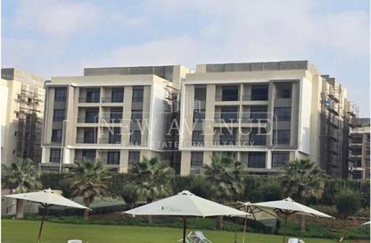 Apartment - 3 Bedrooms - 4 Bathrooms for sale in Moon Residences - Fifth Square - The 5th Settlement - New Cairo City - Cairo