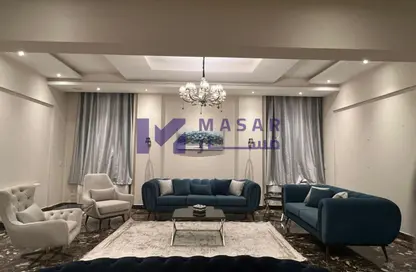 فيلا - 8 غرف نوم للبيع في غرب الجولف - كمبوندات القطامية - القطامية - مدينة القاهرة الجديدة - القاهرة