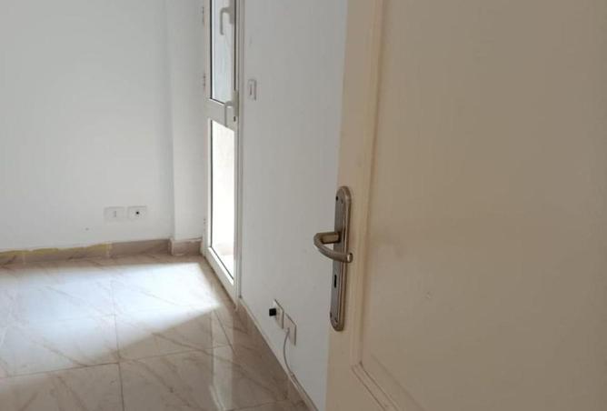 8701556 - Property Image 3