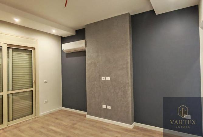 8674493 - Property Image 2