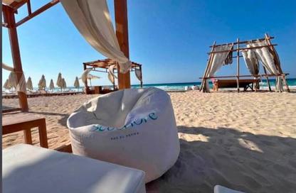 Chalet - 3 Bedrooms - 2 Bathrooms for sale in Seashore - Ras Al Hekma - North Coast Chalet - 3 Bedrooms - 2 Bathrooms for sale in Seashore - Ras Al Hekma - North Coast