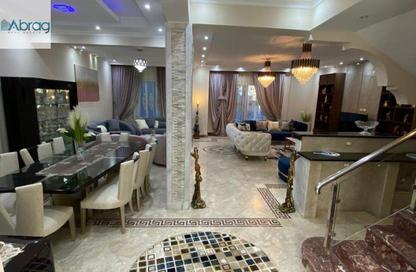 منزل مزدوج - 4 غرف نوم - 4 حمامات للبيع في حدائق المهندسين - الحي الرابع - الشيخ زايد - الجيزة