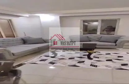 شقة - 3 غرف نوم - 3 حمامات للبيع في شارع الفلاح - المهندسين - الجيزة