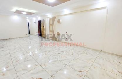 Apartment - 3 Bedrooms - 1 Bathroom for rent in Ibrahim Al Alfy St. - Laurent - Hay Sharq - Alexandria Apartment - 3 Bedrooms - 1 Bathroom for rent in Ibrahim Al Alfy St. - Laurent - Hay Sharq - Alexandria
