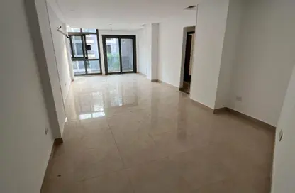 Apartment - 3 Bedrooms - 2 Bathrooms for rent in Sun Capital - Fayoum Desert road - 6 October City - Giza