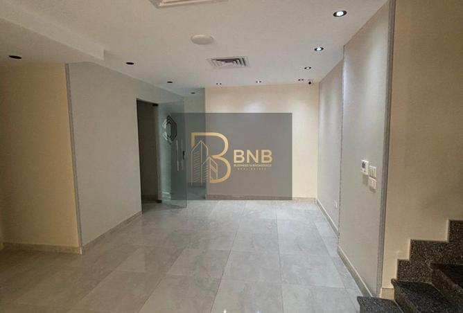 92973857 - صورة العقار 2