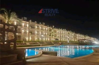 Chalet - 2 Bedrooms - 1 Bathroom for sale in Lasirena Palm Beach - Al Ain Al Sokhna - Suez