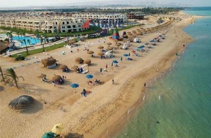 Chalet - 2 Bedrooms - 1 Bathroom for sale in Lasirena Palm Beach - Al Ain Al Sokhna - Suez