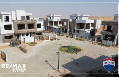 Villa - 6 Bedrooms - 6 Bathrooms for sale in Sun Capital - Fayoum Desert road - 6 October City - Giza
