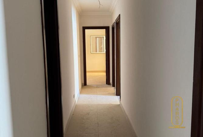 98832000 - Property Image 3