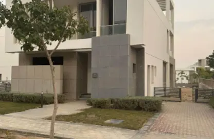Villa - 5 Bedrooms - 6 Bathrooms for sale in New Giza - Cairo Alexandria Desert Road - 6 October City - Giza