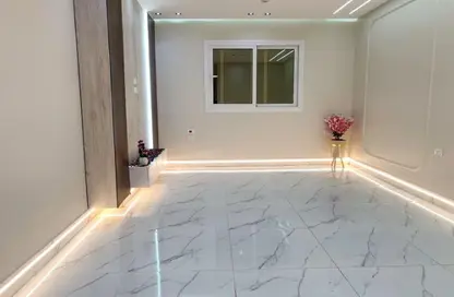 شقة - 3 غرف نوم - 2 حمامات للبيع في البوابة الرابعة - مينا - حدائق الاهرام - الجيزة