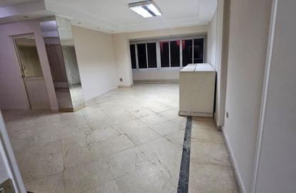 Apartment - 4 Bedrooms - 2 Bathrooms for rent in Al Zahraa St. - Dokki - Giza