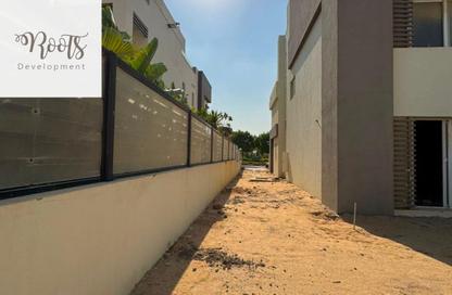 Villa - 4 - 4 for sale in Garden Residence - Hyde Park - New Cairo City - Cairo