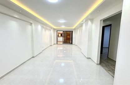 شقة - 3 غرف نوم - 3 حمامات للايجار في فالوري انطونيادس - سموحة - حي شرق - الاسكندرية