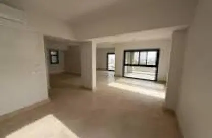 شقة - 2 غرف نوم - 2 حمامات للبيع في كمبوند البروج - كمبوندات الشروق - مدينة الشروق - القاهرة