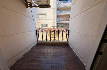 Apartment - 3 Bedrooms - 2 Bathrooms for sale in Al Narges 2 - Al Narges - New Cairo City - Cairo