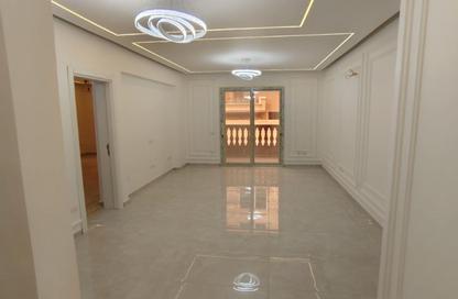 Apartment - 3 Bedrooms - 3 Bathrooms for sale in West Arabella - 5th Settlement Compounds - The 5th Settlement - New Cairo City - Cairo