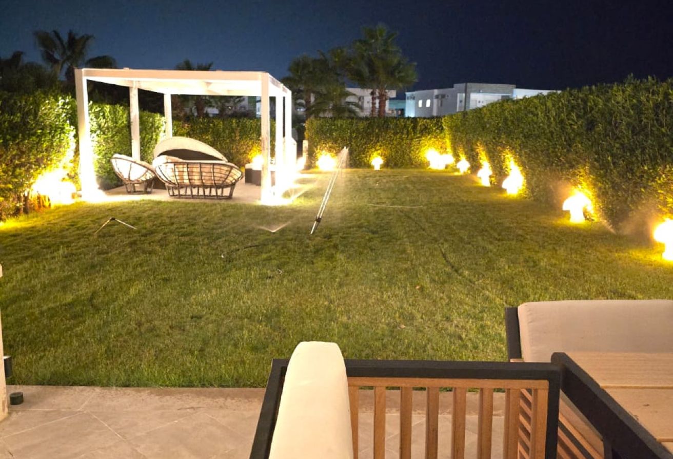 Twin House In Amwaj Prime Location For Sale thumbnail