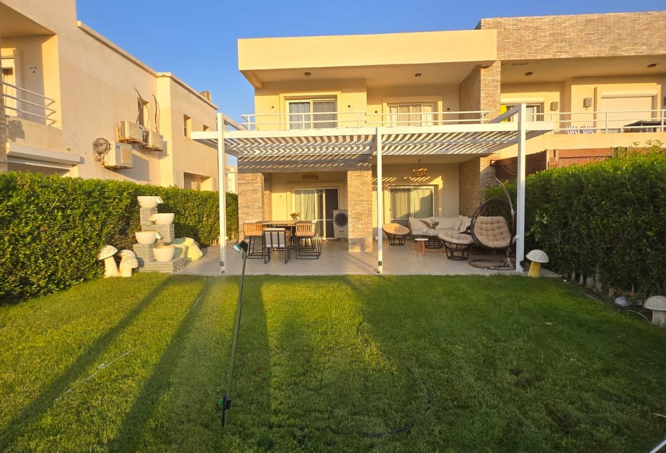 Twin House In Amwaj Prime Location For Sale