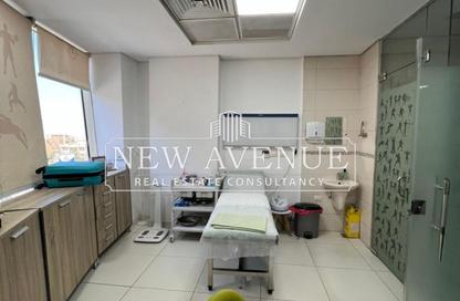 Clinic - 2 Bedrooms - 1 Bathroom for sale in Cairo Medical Center CMC - North Teseen St. - The 5th Settlement - New Cairo City - Cairo