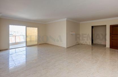 Apartment - 3 Bedrooms - 2 Bathrooms for rent in Grand View - Smouha - Hay Sharq - Alexandria