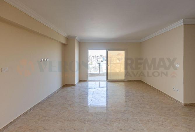 74037939 - Property Main Image