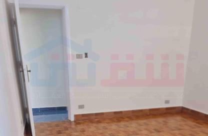 Apartment - 3 Bedrooms - 2 Bathrooms for sale in Mustafa Kamel - Hay Sharq - Alexandria