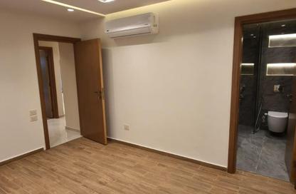 Apartment - 2 Bedrooms - 3 Bathrooms for rent in Lake View Residence - 5th Settlement Compounds - The 5th Settlement - New Cairo City - Cairo